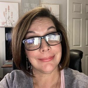 Meet your Posher, Pam